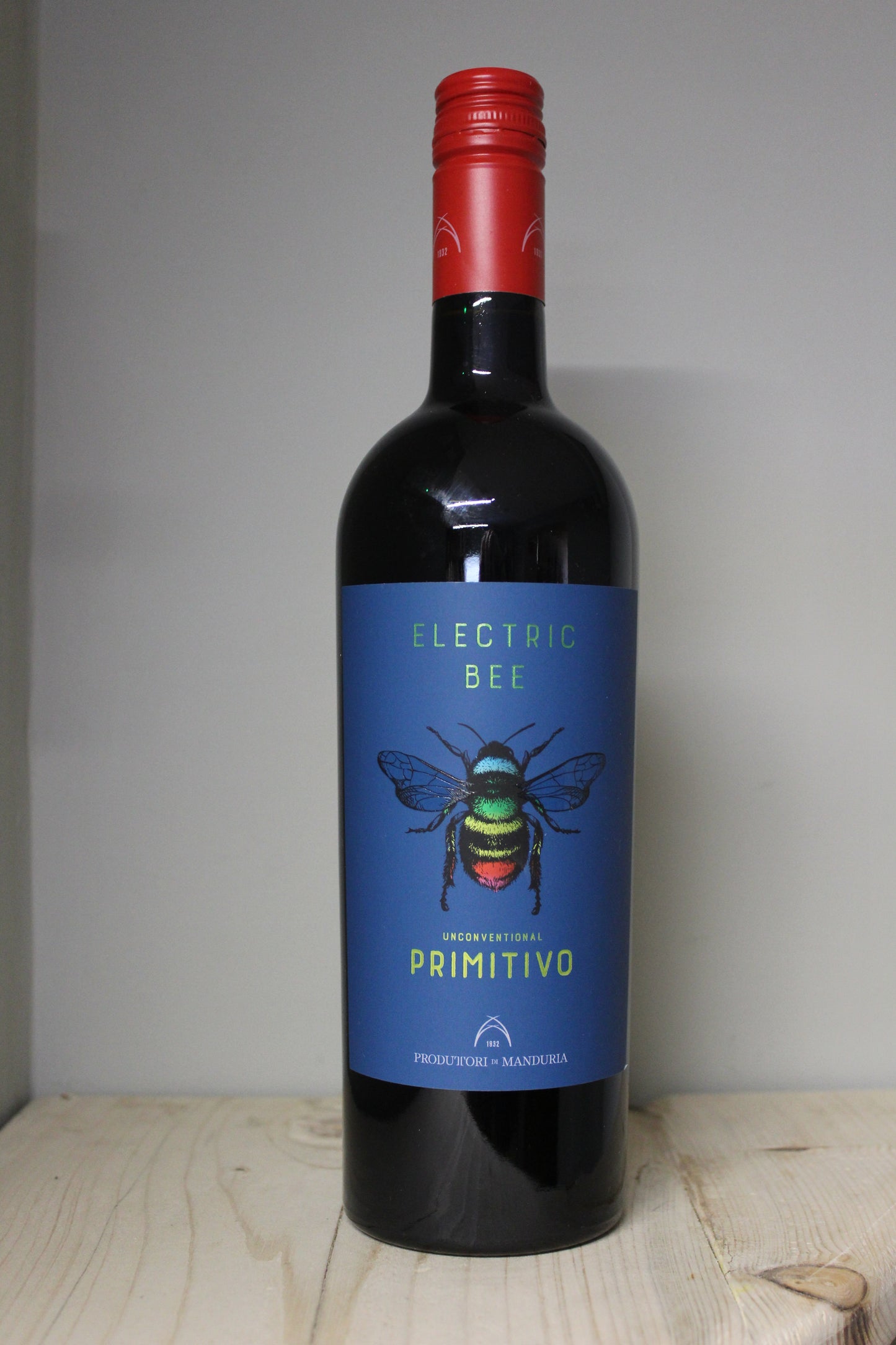 Primitivo Electric Bee, Produttori di Manduria